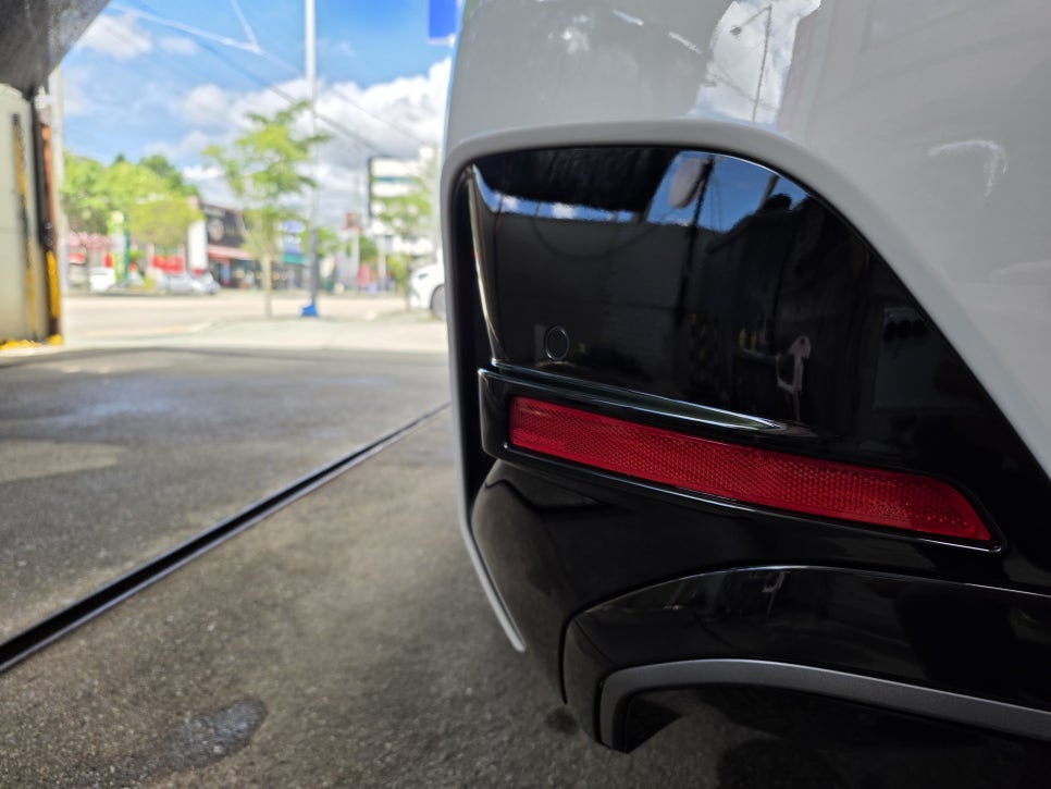 BMW I4 광택 시공 진행 모습