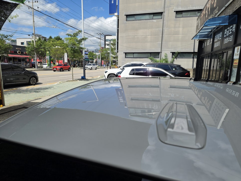 BMW I4 유리막코팅 시공 모습