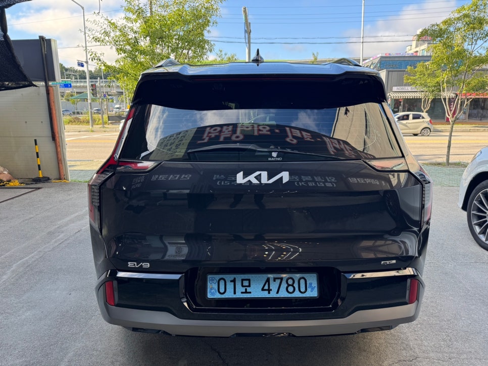 EV9 광택 완료 후 도장면 모습