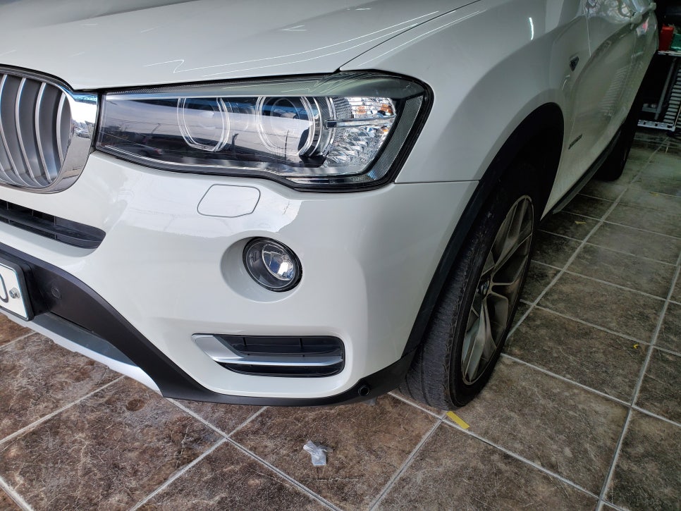 BMW X4 외형복원 시공 후 라인 모습